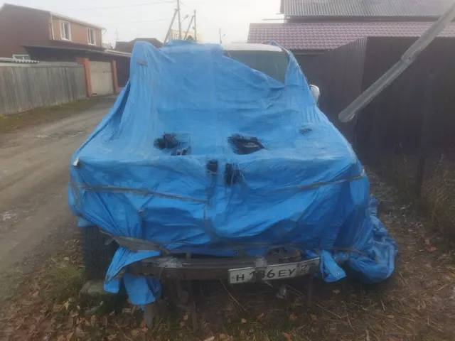 (повторные торги) Легковой автомобиль TOYOTA LAND CRUISER HZJ105L-GCMNS, 2000 г.в., г/н Н186ЕУ27, VIN JT111PJA508001612, № кузова JT111PJA508001612, цвет белый. Идентификационные номера не сверялись, рабочее состояние не проверялось, ключи и документы отсутствуют, автомобиль закрыт. Должник Космаков И.В. Обременения: Арест, запреты на рег. действия. Начальная цена продажи 1159400,00 руб. Задаток 174000,00 руб. (пор. 1686)
