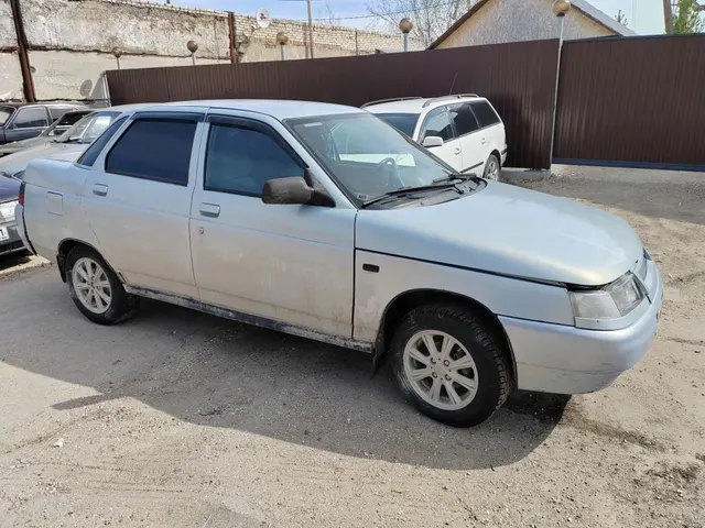 Автомобиль ВАЗ 21102, г.в. 2004, VIN: XTA21102040726276, г/н: Р949ХУ11, Документы: СТС и ПТС имеются, Ключи: Нет, Примечание: Серебристо желтого цвета, имеются повреждения заднего бампера, имеется двигатель, аккумулятор снят. АС ПИБИ: 11-009322-1