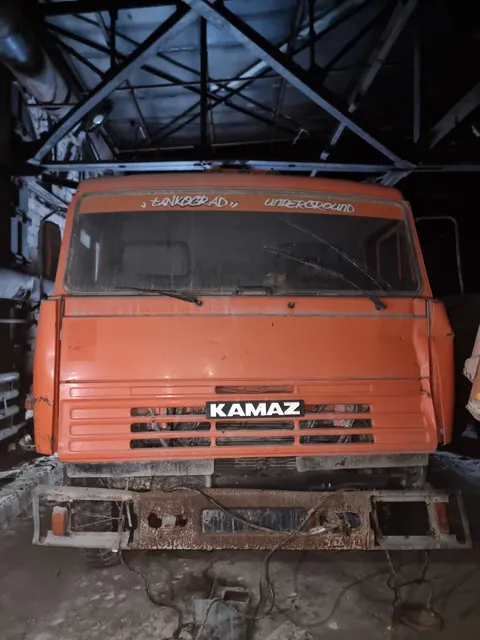 Самосвал КАМАЗ 65115, 2011 г.в., г/н Т867КЕ14, VIN XTC651150B23 86901. Местонахождение: РС(Я), г. Якутск. Собственник АО "Строительное управление-888".