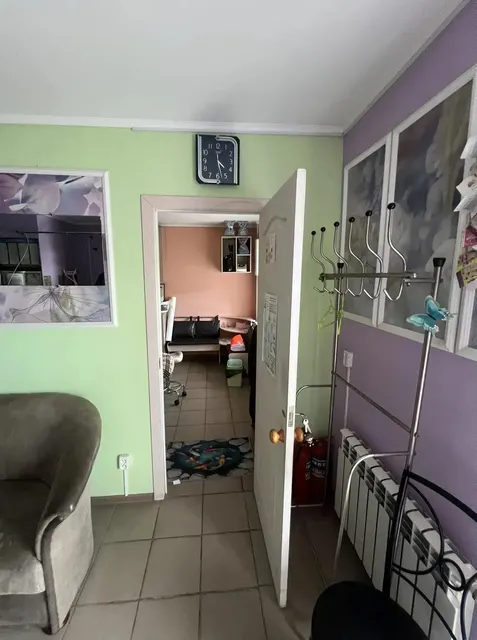 Нежилое помещение площадью 36,6 кв. м, кадастровый номер 93:31:0010101:6045, расположенное по адресу: Российская Федерация, Донецкая Народная Республика, муниципальный округ Шахтерский, г. Кировское, микрорайон Молодежный, общ. №1, №2