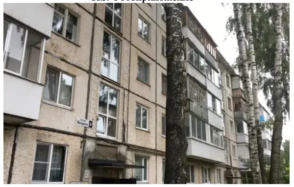 Доля в праве общей долевой собственности (1/6 доли) на квартиру, назначение – жилое, площадь 43,4 кв. м, этаж № 01, кадастровый номер 18:27:010015:1705,  местонахождение: Удмуртская Республика, г. Воткинск, ул. Мичурина, д. 8, кв. 37