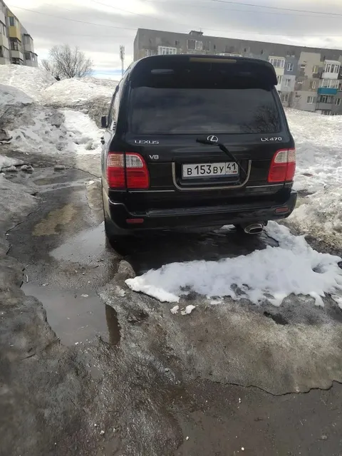 Автомобиль Lexus LX 470, 2000 года выпуска, цвет - черный, государственный номер В153ВУ41, идентификационный номер (VIN) JT6HT00W4Y0104654, номер шасси (рамы) UZJ1000104654, номер двигателя 2UZ0201133, мощность двигателя - 235 л.с, объем двигателя - 4664 куб. см.