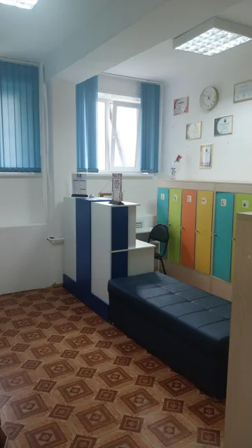 Нежилые помещения общей площадью 114,5 кв.м, расположенные  на   1 этаже здания по адресу: г. Кемерово,          пр-кт Ленинградский, 45а, закрепленные на праве оперативного управления за МБДОУ №196 «Детский сад комбинированного вида».    Целевое назначение: для проведения дополнительных занятий с детьми. Режим использования: 40 часов в месяц (понедельник - пятница с 16:00 до 18:00).