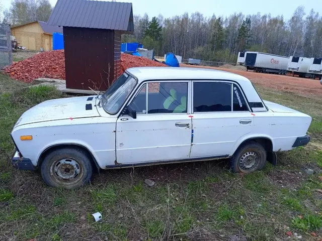 Автомобиль ВАЗ 21061, г/н А740ОН124, 1998 г.в., VIN XTA210610W4031341, двигатель № 5059067, цвет белый. Рабочее состояние, и комплектность автомобиля не проверялось. Находится в г. Канск, данное имущество обращено в доход государства (Документы, ключи отсутствуют). (2396/25)