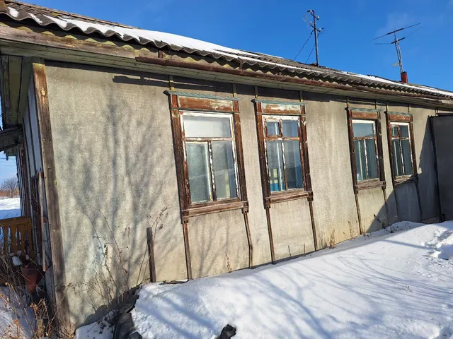 Нежилое помещение, назначение: нежилое, площадь 72,6 кв.м., расположенное по адресу: Тюменская область, Юргинский район, д.Малая Трошина, ул.Центральная, 38. Год постройки 1986.
