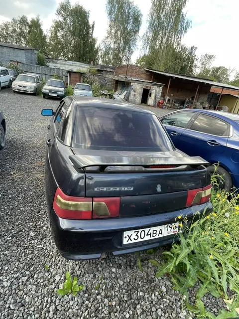 Автомобиль ВАЗ 21104 2005 года выпуска, г/н Х304ВА196 черного цвета, VIN: XTA21104050865601