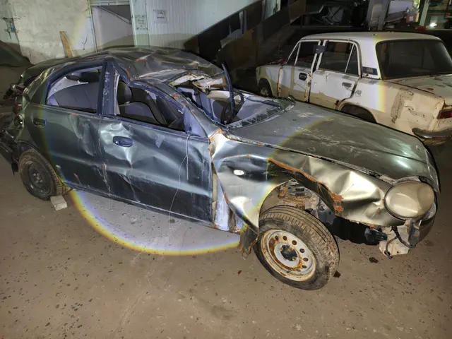 Имущество в качестве годных остатков: Автомобиль «Daewoo» модель «Lanos», года выпуска: неизвестен, государственный регистрационный номер «без регистрационных знаков» VIN: SUPTF 696D7W326904