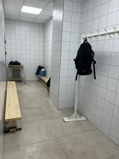 нежилые помещения первого этажа № 46 (спортивный зал) площадью 270,8 кв.м.,№ 47 (кабинет) площадью 15,8 кв.м.,№ 51 (раздевалка) площадью 11,1 кв.м.,№ 52 (туалет) площадью 1,4,№ 54 (умывальная) площадью 1,1 кв.м расположенное по адресу : РТ, г. Нижнекамск, ул. Юности д.14В