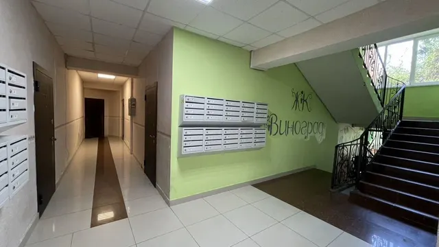 Д-к Дроздов Н.Н. Помещение жилое пл. 74,40 кв.м, КН 23:49:0201016:2683,адрес: г.Сочи,ул.Виноградная, д.238 г, кв.22 Обременение: залог, арест, н/ц 12 963 003,20 руб., з-к 129 630,00 руб., ш/а 129 630,00 руб.