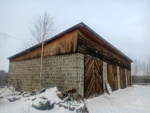 Гараж, назначение: сооружение производственное, площадью 130 кв.м. кадастровый №86:01:1001001:3646 расположенный по адресу: 628235, Ханты-Мансийский автономный округ - Югра, муниципальный район Кондинский, сельское поселение Половинка, п. Половинка, ул. Советская, сооружение 2/1