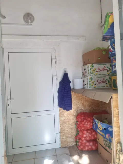 Часть встроенного нежилого помещения, общей площадью 57,2 кв. м., расположенное на 1-м этаже Торгово - офисного комплекса по адресу: Луганская Народная Республика, г.о. город Луганск, г. Луганск, ул. Котельникова, д. 14