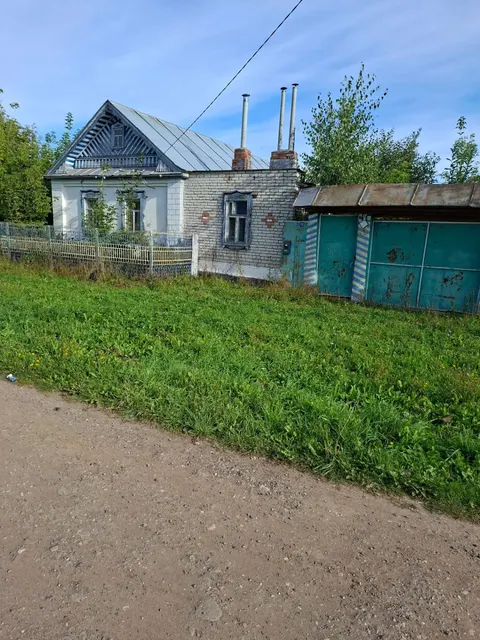 Здание, назначение: жилое, количество этажей – 1, площадь – 63,4 кв.м., кадастровым номером 21:19:160502:563 и земельный участок, категория земель: земли населенных пунктов, разрешенное использование: для ведения личного подсобного хозяйства, общая площадь 2377 кв.м., кадастровый номер 21:19:160502:155, расположенные по адресу: Чувашская Республика, р-н Урмарский, д. Арабоси, ул. Мичурина, д. 12