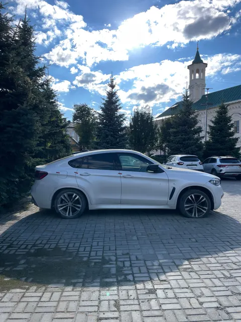 Автомобиль марки BMW X6 XDRIVE30D (002)