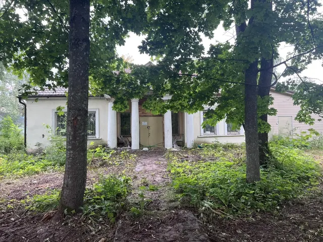 Продажа нежилых зданий общей площадью 262,2 кв.м с земельным участком 3 330 кв.м. в г.о. Подольск