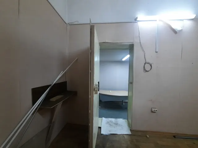 Нежилые помещения на 1 этаже №№ 67-69, площадь 35,6 кв.м. в объекте с кадастровым номером 38:36:000028:2594 по адресу: Иркутская область,  г. Иркутск,  ул. Старо-Кузьмихин-ская, 28