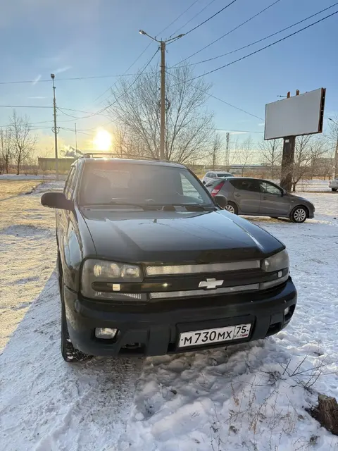Автомобиль легковой ШЕВРОЛЕ GМТ360 (ТRАILВLАZЕR Т15506), 2007 г.в., г/н М730МХ75, VIN: ХWFDТ13S180000040, номер шасси (рамы): ХWFDТ13S180000040. ПТС отсутствует. На правой двери не большая вмятина, порог справой стороны имеет сколы, на бампере с правой стороны скол, с левой стороны легкие царапины и скол, на левой задней двери два скола, на левом осветительном приборе потертости от крепления, порог имеет трещины и сколы, на левом заднем крыле имеется скол.