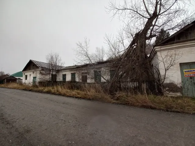 Нежилое здание с земельным участком г. Ачинск, рп. Мазульский, ул. Нагорная д. 65А