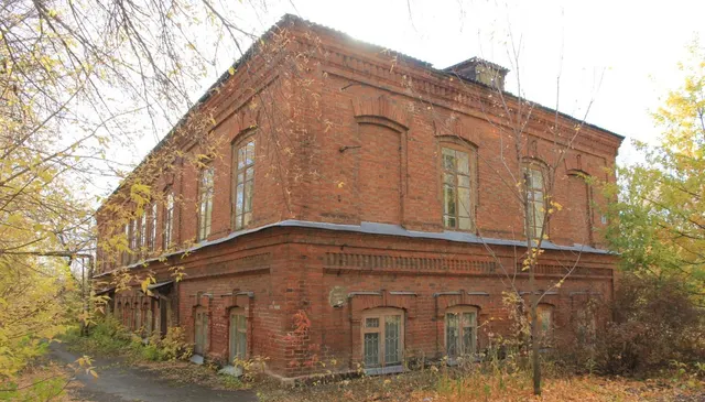 Здание баклаборатории площадью 510,1 кв. м, одновременно с земельным участком по адресу: Курганская область, г. Шадринск, ул. Михайловская, д. 182