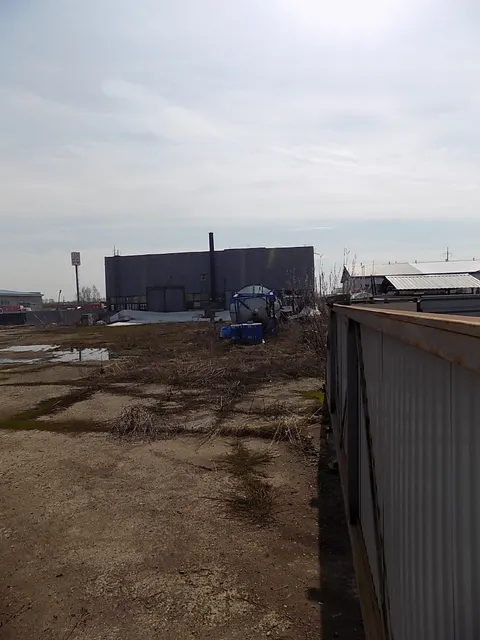 Земельный участок, относящийся к категории земель – земли населенных пунктов, с кадастровым номером 02:66:020603:1840, площадью 2284 кв.м., с видом разрешенного использования: для размещения здания тракторной стоянки, расположенного по адресу: Республика Башкортостан, г.Нефтекамск, с.Ташкиново, ул. Магистральная, примерно в 50 м по направлению на северо-восток от д. 12а.