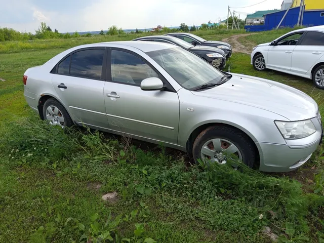 ЛОТ 1.  HYUNDAI NF SONATA