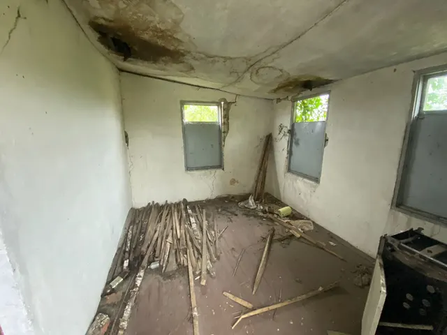 Земельный участок общей площадью 1125 кв.м. с расположенным на нем объектом недвижимого имущества, расположенные по адресу: Российская Федерация, Орловская область, Орловский район, р-н Кромской, с/п Апальковское, п. Успенский