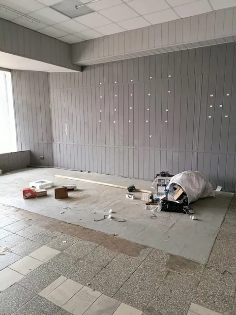 - нежилое помещение № 2 (кадастровый номер 48:20:0012503:1476) площадью 587,5 кв. метра, расположенное на 1 этаже и в подвале жилого дома по адресу: Липецкая обл., г. Липецк, ул. Гагарина, д. 63а