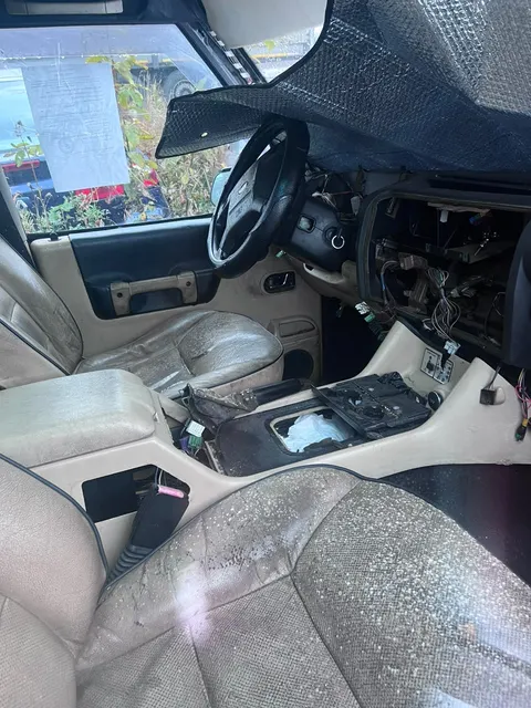 Автомобиль LAND ROVER DISCOVERY (годные остатки)