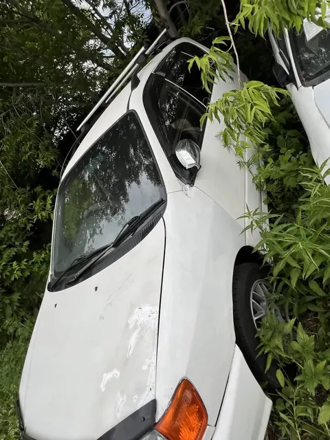 Автомобиль Toyota Ipsum государственный регистрационный знак А 965 ОУ 27, номер кузова SXM107071685, цвет белый,повреждено лакокрасочное покрытие.