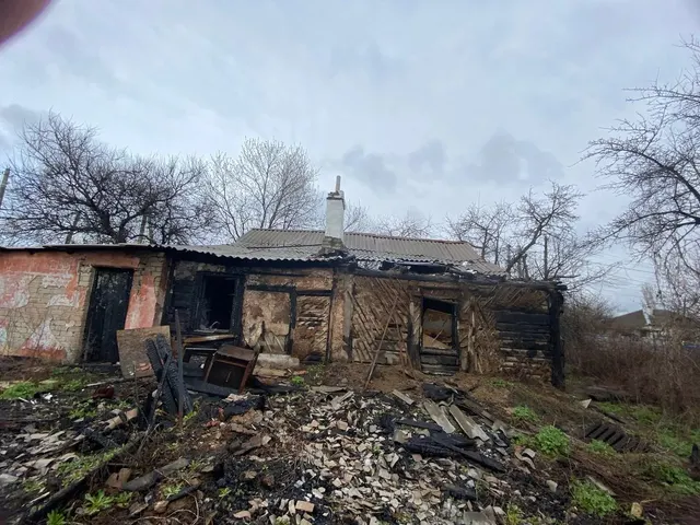 Лот № 20 (повторныве торги). Жилой дом площадью 50,4 кв. м, кадастровый номер 36:28:0200167:47, земельный участок площадью 1200 кв. м, кадастровый номер 36:28:0200167:12, расположенные по адресу: Воронежская область, Семилукский р-н, р.п. Латная, ул. Матросова, д. 1 - принадлежащие Ваханьянц Л.Н.