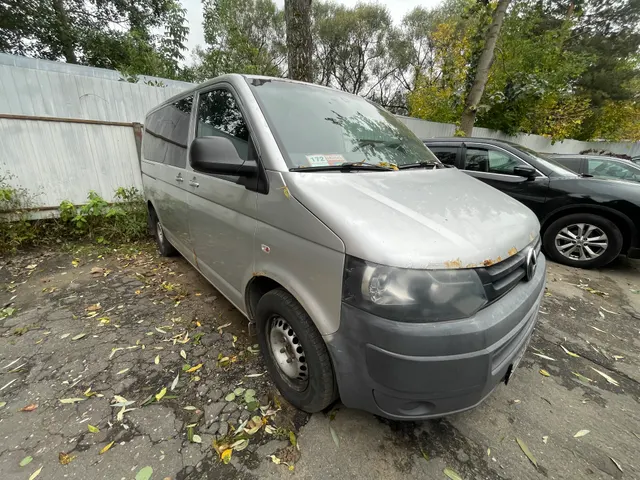 Легковой автомобиль Volkswagen Caravelle