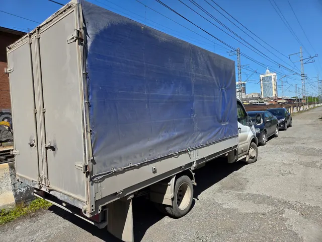 Автомобиль (фургон грузовой бортовой) Ford Transit, 2017 г.в., г/н Н516АК154, VIN: Z6FDXXESGDHE81297, белого цвета (арест)