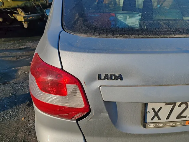 Легковой автомобиль комби (хэтчбек) LADA 219110 LADA GRANTA, 2016г.в., г/н X722MO124, VIN XТА219110НY237023, номер кузова XТА219110НY237023, номер двигателя 6521410, цвет серебристый. Начальная цена продажи 210 800 руб. Задаток 31630 руб.
