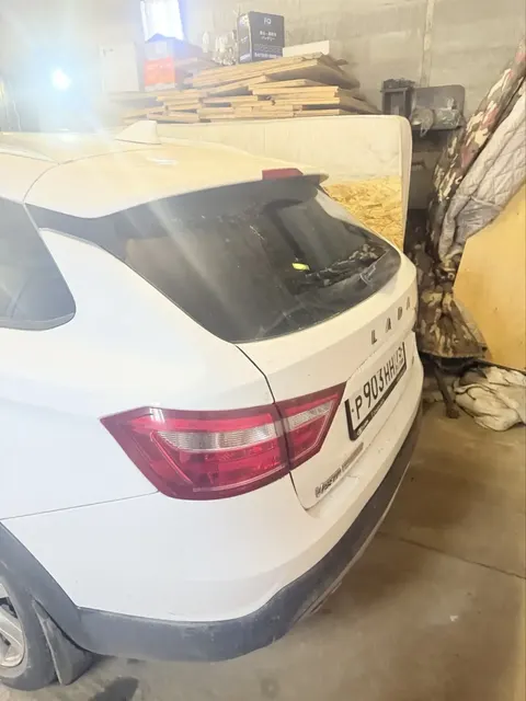 Легковой универсал; ЛАДА; GFK330 LADA VESTA; 2018 г.в., г/н Р903НН75, цвет белый, VIN: XTAGFK330KY253303; Номер кузова (прицепа): XTAGFK330KY253303, ПТС отсутствует. По всему кузову автомобиля имеется повреждения ЛКП в виде сколов и царапин
