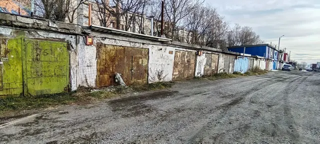 Нежилое помещение площадью 25,4 кв. м, кадастровый номер 41:01:0010116:1740, местоположение: Камчатский край, г. Петропавловск-Камчатский, ул. Давыдова, ГСК 6, бокс 36.