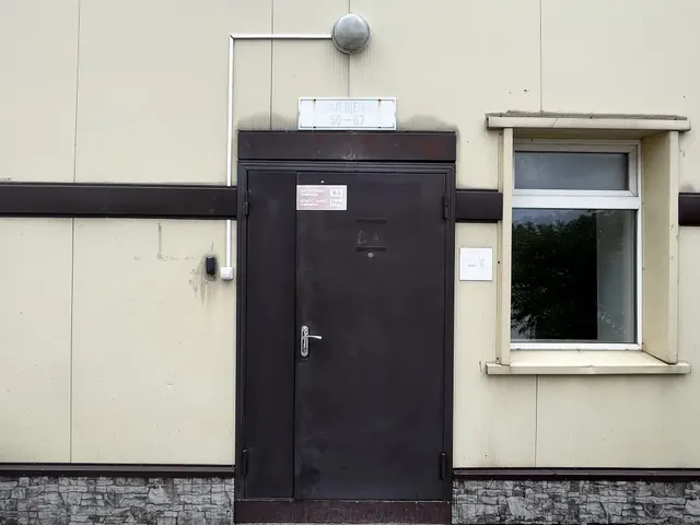 Нежилые производственные помещения на первом этаже площадью 169,0 кв.м. (номера по плану 60, 63,64,65,66,67,68), расположенные по адресу: г. Новосибирск, Ленинский район, ул. Троллейная, 87/1 корпус 2