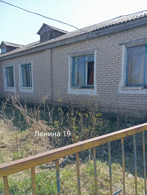 Нежилое здание с земельным участком - муниципальное общеобразовательное учреждение Порт - Артурская начальная общеобразовательная школа, по адресу:  Челябинская область,  Чесменский район, п. Порт - Артур, ул. Ленина, д.19, площадью 333,3 кв.м., кадастровый номер: 74:24:0808001:145, площадь земельного участка 4439  кв. м., кадастровый номер 74:24:0808001:131.