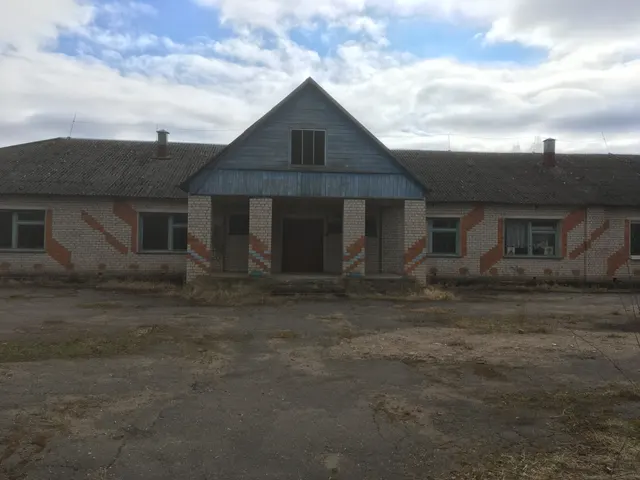 Нежилое здание (здание бывшей МБОУ "Рубиловская основная общеобразовательная школа")