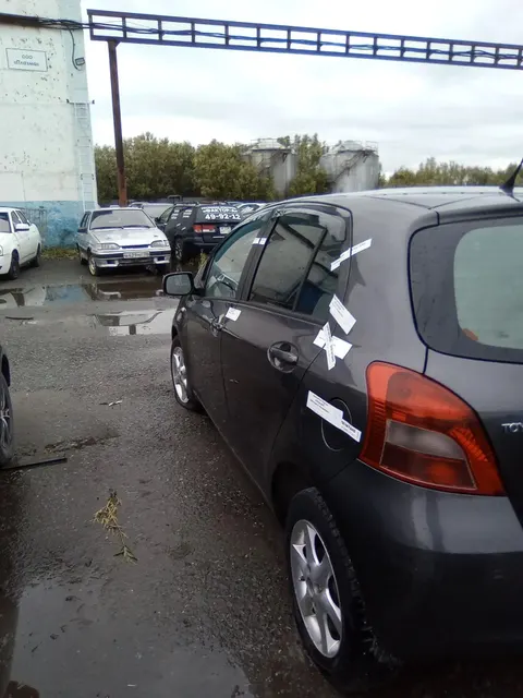 Автомобиль марки ТОЙОТА ЯРИС, г.р.з. О218АЕ186 VIN VNKKL983X0A232335, 2007г.в.  ТС имеет ограничения ФССП на регистрационные действия (ключи и документы отсутствуют, техническое состояние не проверялось, пробег не известен). Имущество продается в том виде, в каком оно есть, в случае продажи возврату/обмену не подлежит. За скрытые дефекты имущества Продавец ответственности не несет.