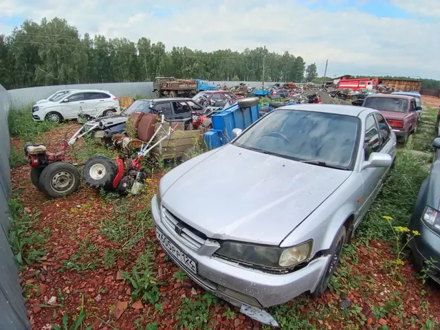 Автомобиль ХОНДА АККОРД, г/н Х605РР124, 2000 г.в., кузов № CF41157392, двигатель № 2066908, цвет серый комплектность и состояние  не проверялась данное  имущество обращено в доход государства, (Документы отсутствуют)Находится в Дзержинском районе