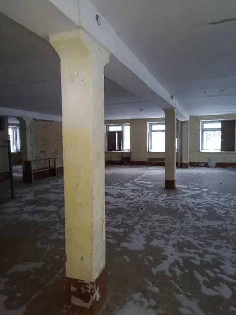 Здание столовой, назначение: нежилое, площадью 1830,6 кв. м, этажность 2, в т. ч. подземных 0, кадастровый номер 11:12:0201001:2343, местоположение: Республика Коми, г. Печора, п. Березовка с земельным участком
