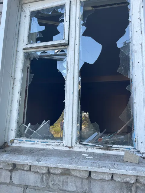 Здание 127,7 кв.м и земельный участок 3181 кв.м, расположенные по адресу: Российская Федерация, Курская область, Горшеченский район, п. Горшечное, ул. Гагарина, д. 2