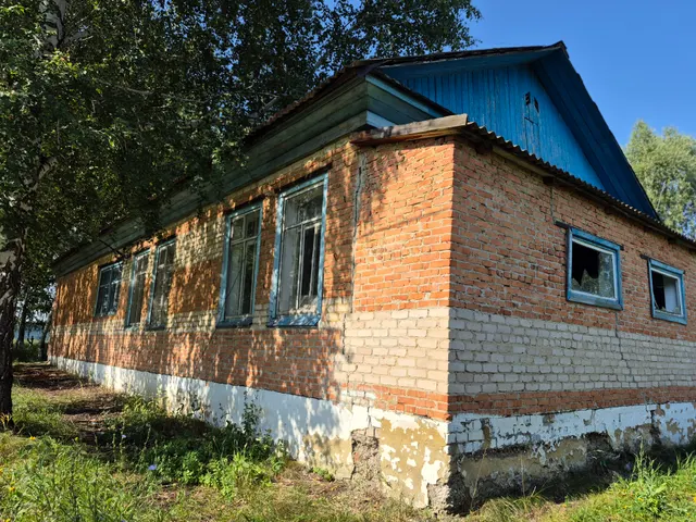муниципальное имущество – единым лотом: одноэтажное нежилое здание школы, кадастровый номер 02:35:090401:237, площадью 311,2 кв.м., с земельным участком, кадастровый номер 02:35:140401:381, площадью 6424+/-28 кв.м., расположенные по адресу: Республика Башкортостан, Куюргазинский район, с/с Илькинеевский сельсовет, с.Новомусино, ул.Школьная, зд.2