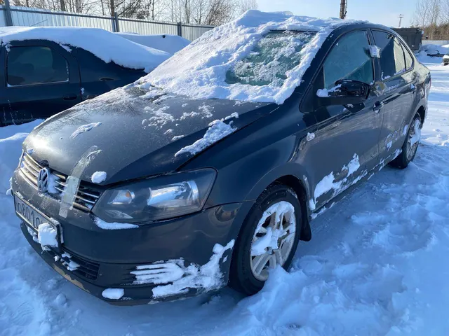 ТС VOLKSWAGEN POLO, 2015 г., г/н О801ОУ43. Имеется обременение: Залог в ПАО БАНК УРАЛСИБ согласно сервису ФНП. По ст. 353 ГК РФ в случае перехода прав на заложенное имущество от залогодателя к другому лицу в результате возмездного отчуждения этого имущества залог сохраняется. Покупатель приобретает права и несет обязанности залогодателя, за исключением прав и обязанностей, которые в силу закона или существа отношений между сторонами связаны с первоначальным залогодателем (Ув.№600 К)
