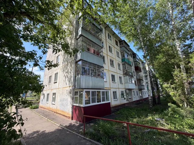 1/2 доля в праве общей долевой собственности на жилое помещение (2-х комнатная квартира) общей площадью 44,3 кв.м.