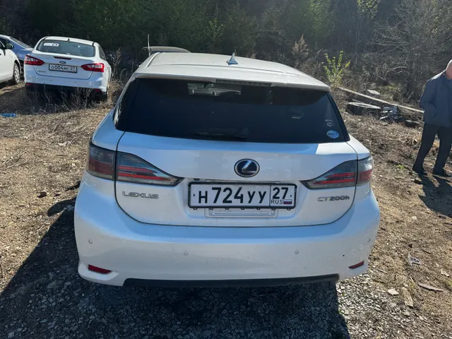 Автомобиль марки Лексус СТ200Х, г/н Н724УУ27 ,2011 г.в., № кузова ZWA102032204, цвет белый