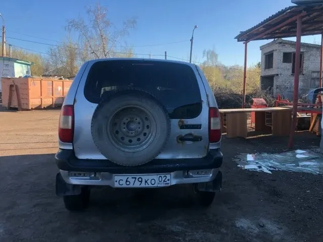 Автомобиль Шевроле Нива