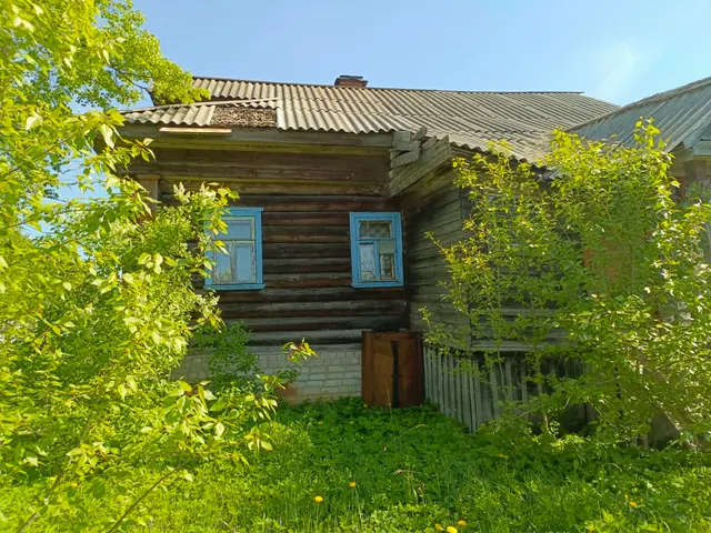 Нежилое здание вместе с земельным участком, расположенное по адресу: Ярославская обл., Угличский округ, д. Варгуново, д. 43