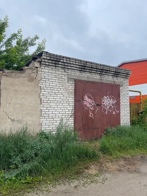 нежилое здание гаража с земельным участком по адресу: г.Кунгур, ул.Ситникова, д.62
