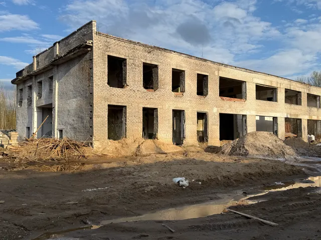 Единый недвижимый комплекс с кадастровым номером 11:04:0201001:389, (Производственный комплекс) состоящий из 5 объектов