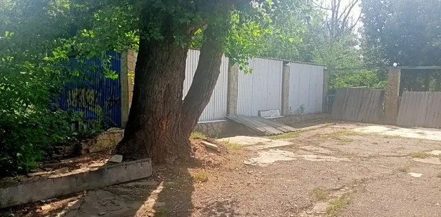 здание, назначение: нежилое, количество этажей: 2, в том числе подземных 1, площадь: 411,9 кв. м, кадастровый номер: 56:44:0244001:459, адрес: г. Оренбург, Зауральная роща; земельный участок, категория земель: земли населенных пунктов, виды разрешенного использования: общественное питание, площадь:  380 +/- 7 кв. м, кадастровый номер: 56:44:0244001:458
